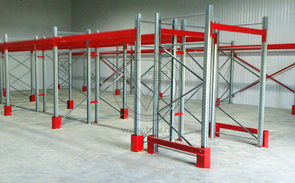 Фронтальные стеллажи установлены в трех новых складских помещениях производителя продуктов для здорового питания в Перми