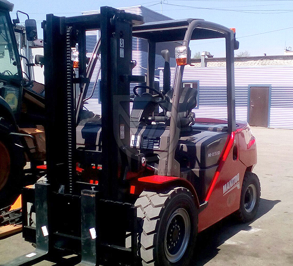 Пятитонный погрузчик Manitou ускорит работу нижегородского производителя тракторов в Перми